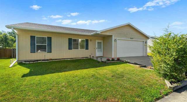 Photo of 707 Jerry Dr, Junction City, KS 66441