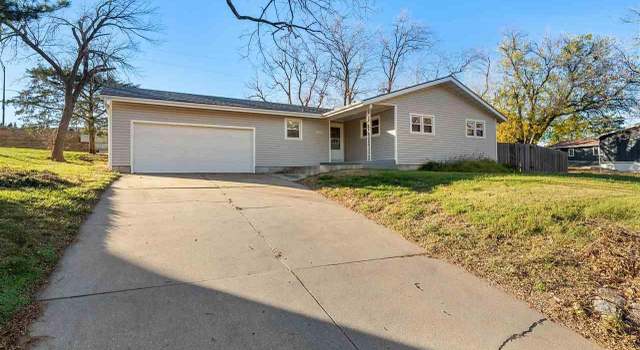 Photo of 1929 Blue Hills Rd, Manhattan, KS 66502
