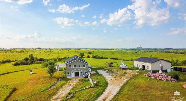 Photo of 25025 Oregon Trail Road Rd, Saint Marys, KS 66536