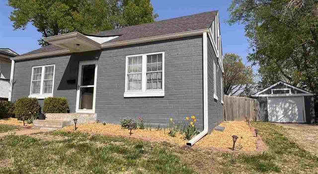 Photo of 604 Chestnut St, Wamego, KS 66547