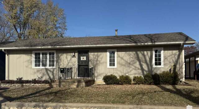 Photo of 1606 NW 2nd St, Abilene, KS 67410