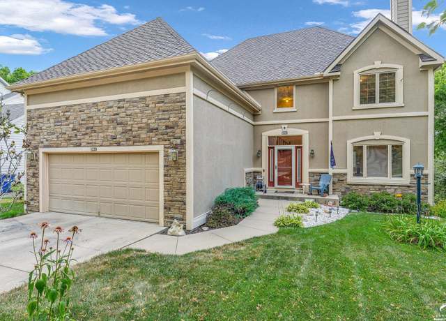 Property at 1120 Oak Tree Dr, Lawrence, KS 66049, 6 beds, 4.5 baths