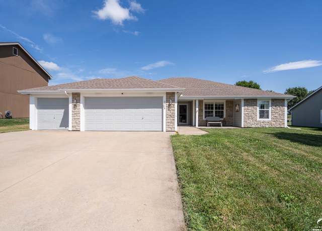Property at 2738 Stratton Dr, Eudora, KS 66025, 3 beds, 2 baths