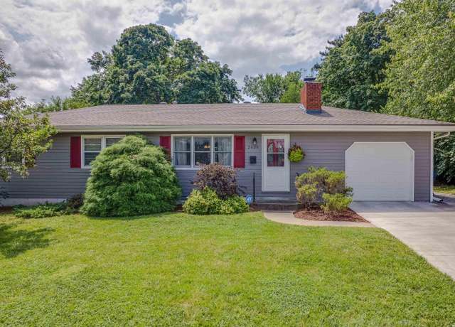 Property at 2409 W 9th St, Lawrence, KS 66049, 3 beds, 1 bath
