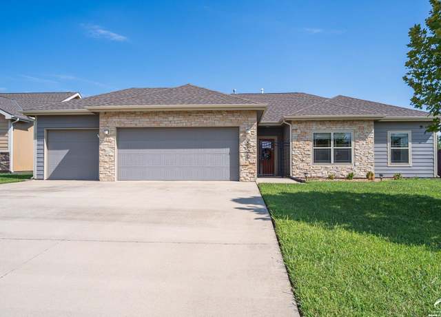 Property at 2520 E 25th Pl, Lawrence, KS 66046, 3 beds, 2 baths
