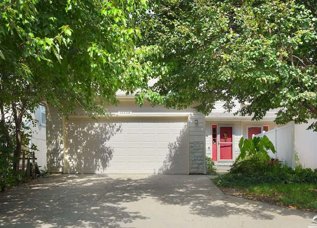 Property at 1552 Legend Trail Dr, Lawrence, KS 66047, 3 beds, 3 baths