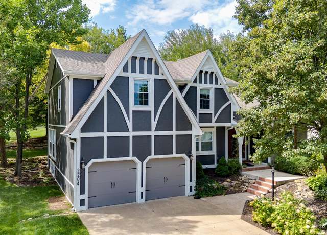 Property at 2204 Rodeo Dr, Lawrence, KS 66047, 5 beds, 3.5 baths