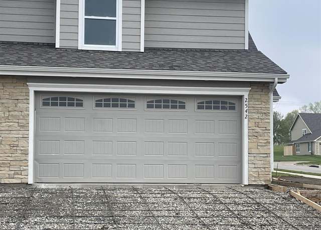 Property at 2542 Arlene Pl, Lawrence, KS 66046, 3 beds, 2.5 baths