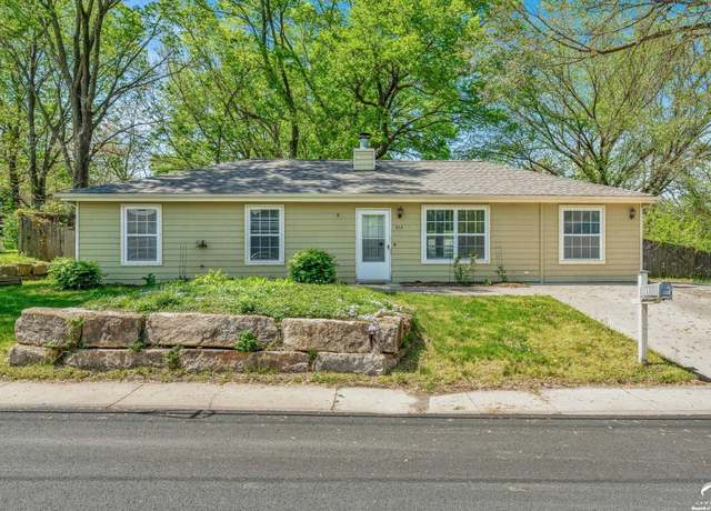 Property at 513 N 7th St, Lawrence, KS 66044, 3 beds, 1 bath