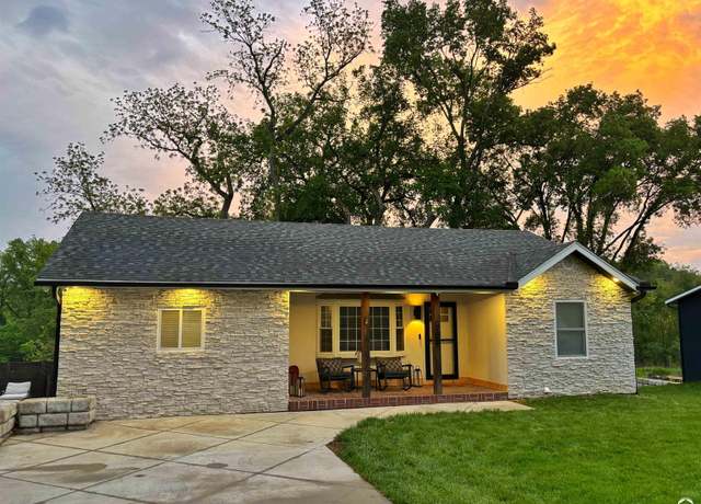 Property at 730 Ash St, Eudora, KS 66025, 4 beds, 3 baths