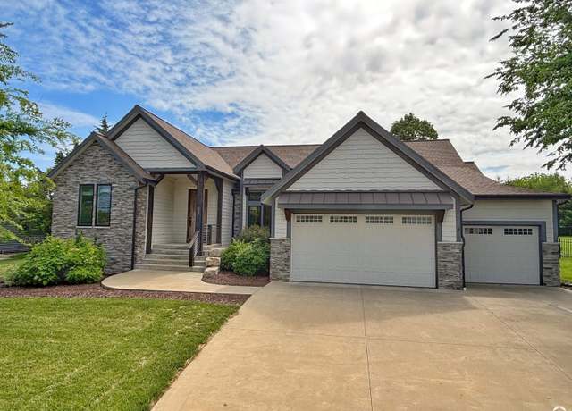 Property at 322 N Dole Dr, Lawrence, KS 66049, 5 beds, 3.5 baths