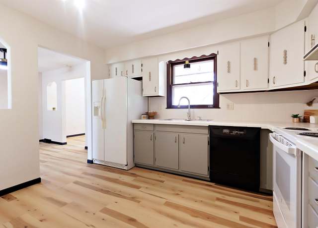 Property at 6715 Caenen Ave, Shawnee, KS 66216, 3 beds, 2 baths