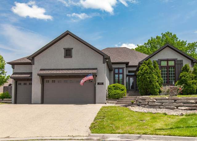 Property at 4112 Blackjack Oak Dr, Lawrence, KS 66047, 5 beds, 3 baths