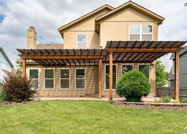 Property at 16326 S Chester St, Olathe, KS 66062, 4 beds, 2.5 baths