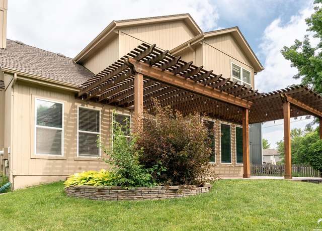 Property at 16326 S Chester St, Olathe, KS 66062, 4 beds, 2.5 baths