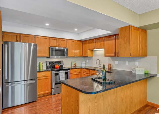 Property at 922 Alma Ct, Lawrence, KS 66049, 3 beds, 2.5 baths