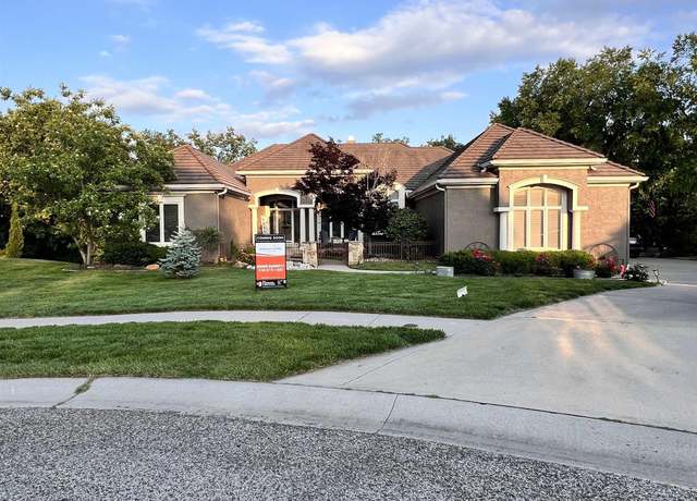 Property at 8709 Pine St, Lenexa, KS 66220, 5 beds, 5 baths
