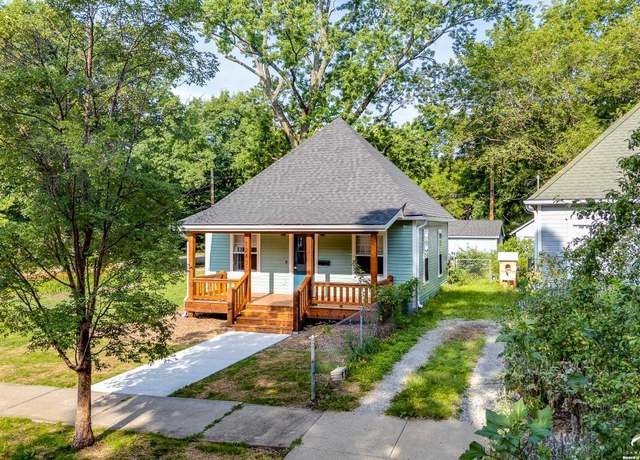 Property at 1243 Delaware St Unit A, Lawrence, KS 66044, 3 beds, 2 baths