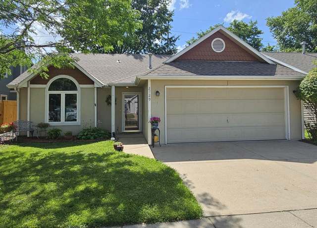 Property at 2729 Meadow Pl, Lawrence, KS 66047, 3 beds, 2 baths