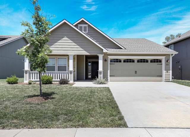 Property at 820 W 30th St, Lawrence, KS 66046, 3 beds, 2 baths