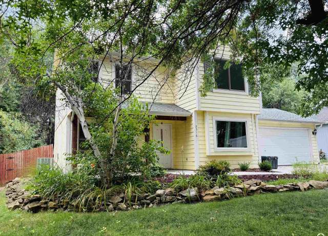 Property at 2516 Kensington Rd, Lawrence, KS 66046, 3 beds, 2.5 baths