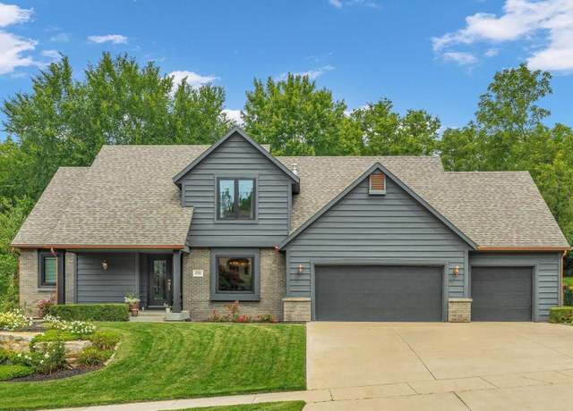 Property at 1721 Bobwhite Dr, Lawrence, KS 66047, 5 beds, 4.5 baths