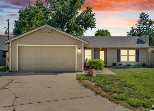 Property at 3713 Sunnybrook Ln, Lawrence, KS 66047, 3 beds, 2 baths