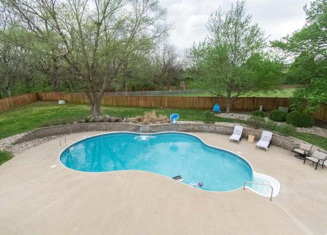 Property at 1524 Foxfire Dr, Lawrence, KS 66047, 4 beds, 3 baths