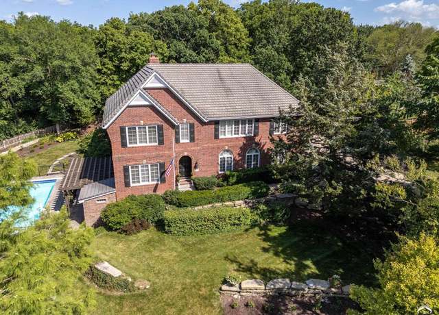 Property at 1520 Foxfire Dr, Lawrence, KS 66047, 4 beds, 6 baths