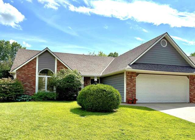 Property at 4921 Colonial Way, Lawrence, KS 66049, 3 beds, 2 baths