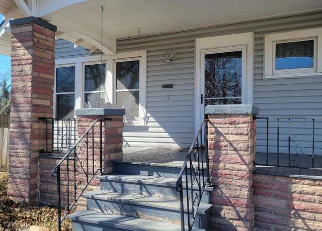 Property at 1107 N Monroe St, Hutchinson, KS 67501, 4 beds, 2 baths