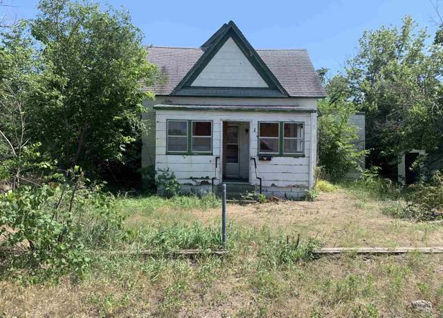 Property at 813 E Avenue C, Hutchinson, KS 67501, 3 beds, 2 baths