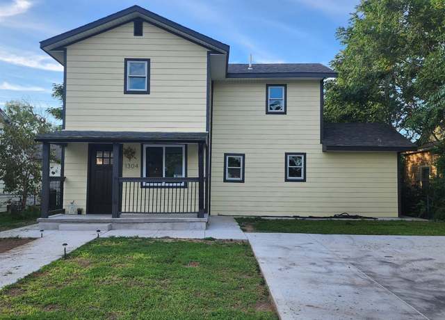 Property at 1304 E 8th Ave, Hutchinson, KS 67501, 3 beds, 1 bath