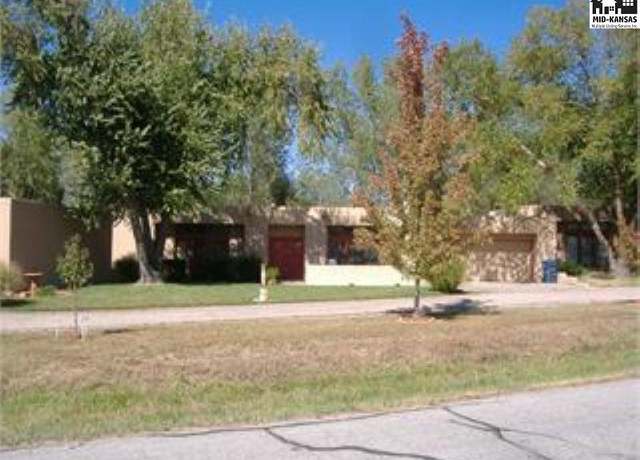 Property at 3105 Mission Dr, Hutchinson, KS 67502, 2 beds, 2 baths