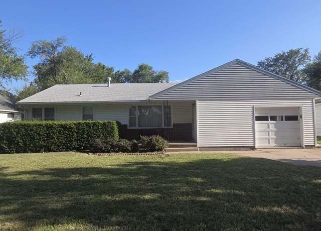 Property at 313 Robert St, Hutchinson, KS 67502, 3 beds, 1 bath