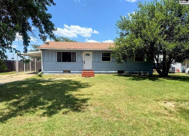 Property at 1504 E 9th Ave, Hutchinson, KS 67501, 3 beds, 1.5 baths