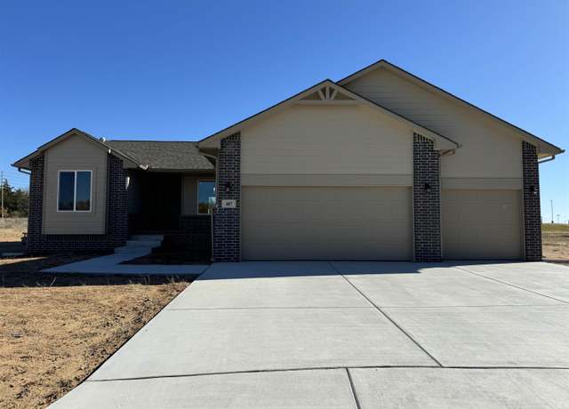 Property at 487 Heather Ct, Pratt, KS 67124, 3 beds, 2 baths