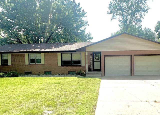 Property at 2115 Wayside Ln, Hutchinson, KS 67502, 3 beds, 1.5 baths