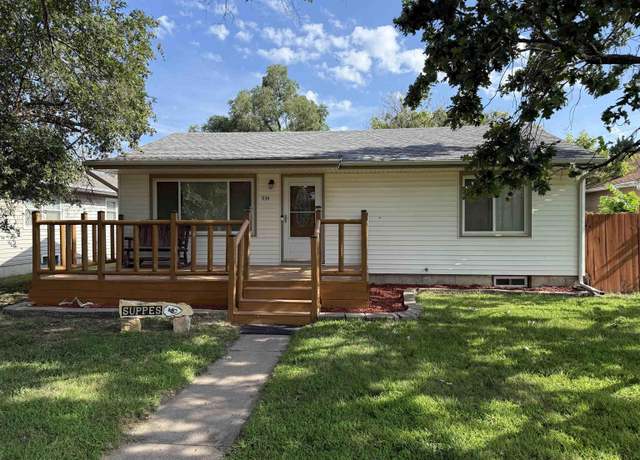 Property at 934 E 7th Ave, Hutchinson, KS 67501, 3 beds, 1 bath
