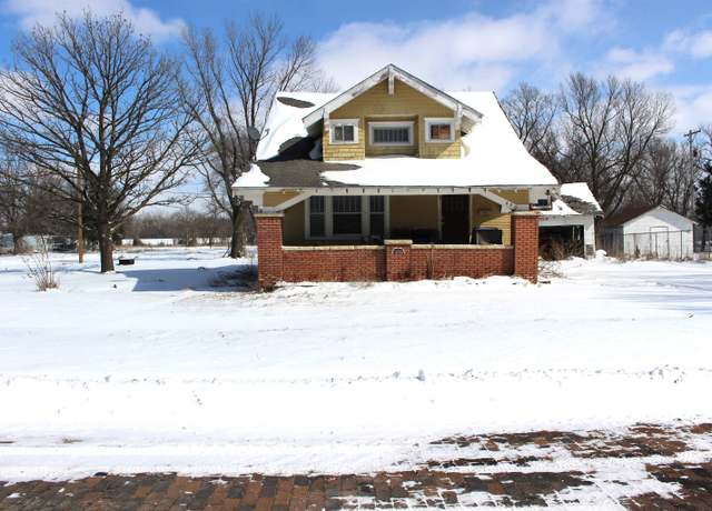 Property at 620 Main St, Florence, KS 66851, 3 beds, 1 bath