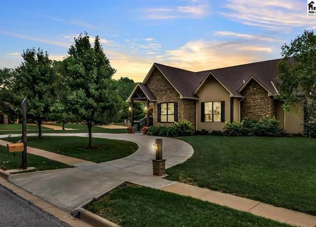 Property at 2524 Briarwood Ln, Hutchinson, KS 67502, 4 beds, 3.5 baths