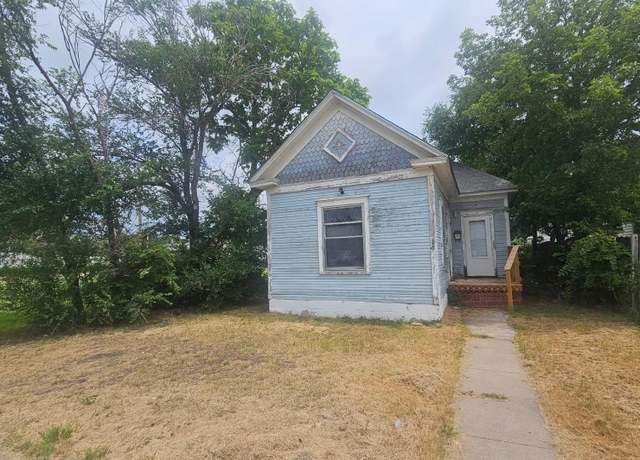 Property at 626 N Monroe St, Hutchinson, KS 67501, 2 beds, 1 bath