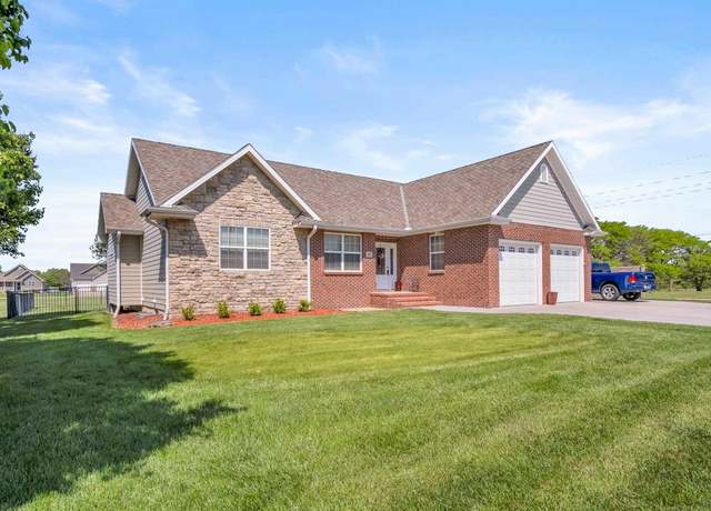 Property at 800 Turkey Creek Dr, Mcpherson, KS 67460, 3 beds, 3 baths