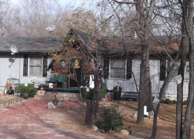 Property at 9114 E 4th Ave, Hutchinson, KS 67501, 3 beds, 2 baths