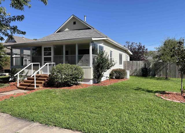 Property at 400 W 10th Ave, Hutchinson, KS 67502, 2 beds, 1 bath
