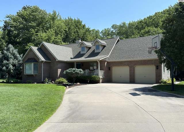 Property at 4006 N Lakeview Rd, Hutchinson, KS 67502, 5 beds, 3 baths