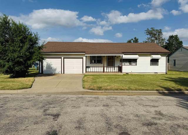 Property at 1516 Dixie St, Hutchinson, KS 67501, 3 beds, 1 bath