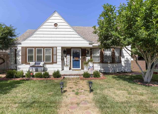 Property at 2105 N Adams St, Hutchinson, KS 67502, 3 beds, 2 baths