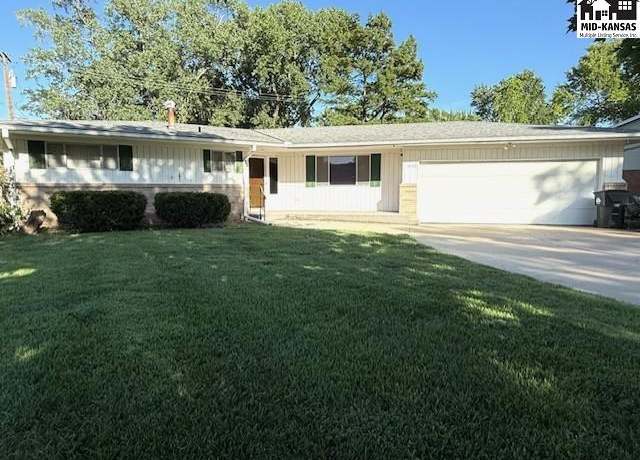 Property at 3102 Princeton Dr, Hutchinson, KS 67502, 3 beds, 2 baths