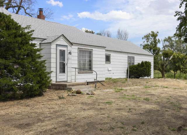 Property at 5200 W Nickerson Blvd, Hutchinson, KS 67501, 3 beds, 2 baths